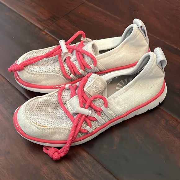 Ugg slip on shoes - Picture 3 of 3